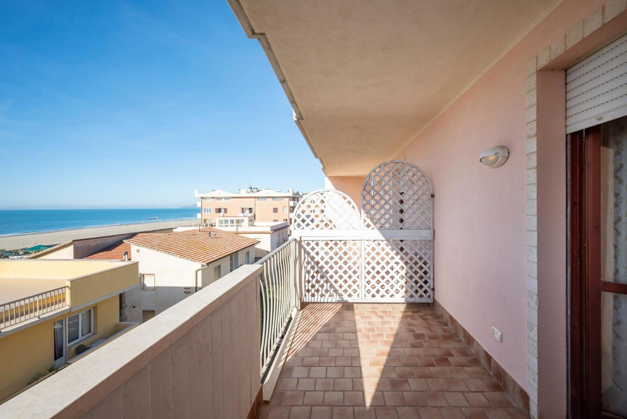 Lola Piccolo Hotel E Appartamenti Marina di Grosseto Exterior photo