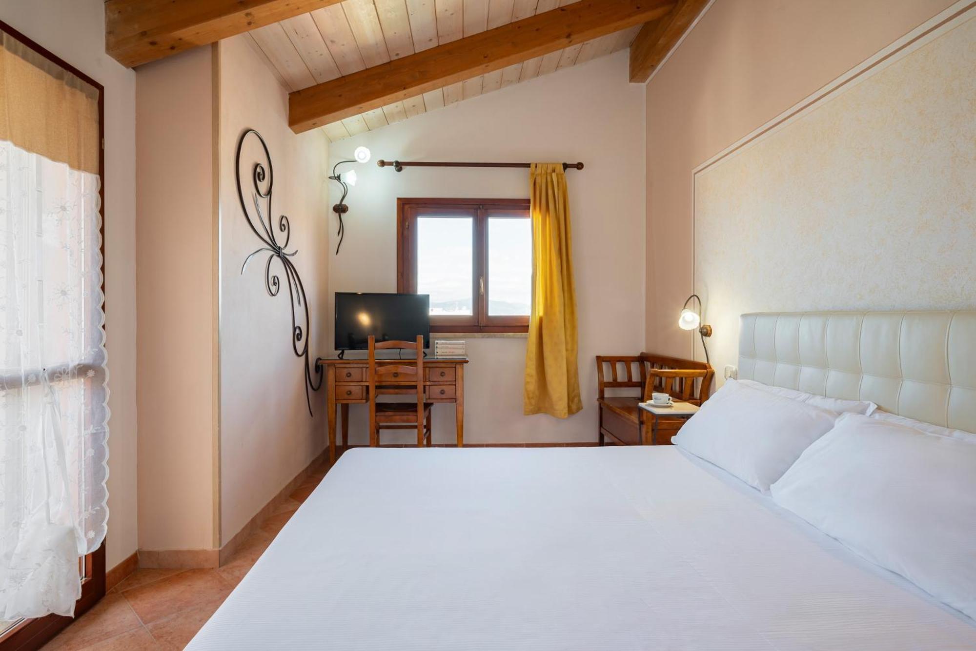 Lola Piccolo Hotel E Appartamenti Marina di Grosseto Exterior photo