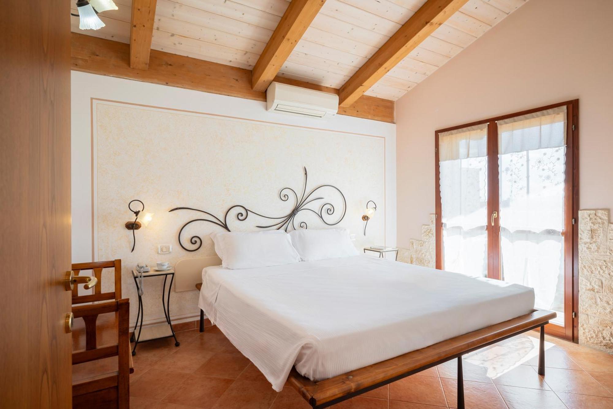 Lola Piccolo Hotel E Appartamenti Marina di Grosseto Exterior photo