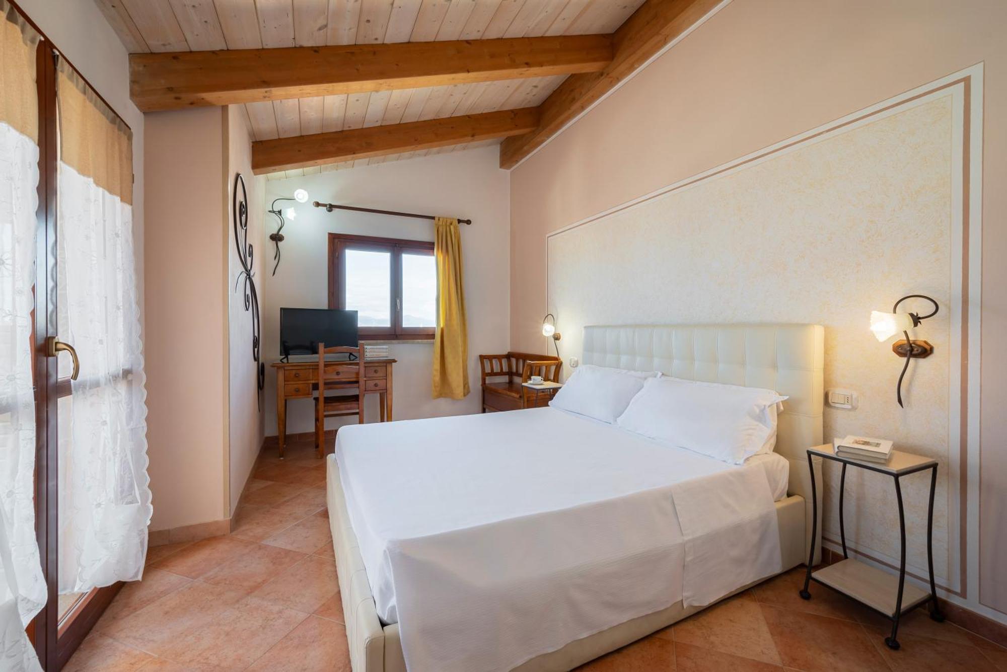 Lola Piccolo Hotel E Appartamenti Marina di Grosseto Exterior photo